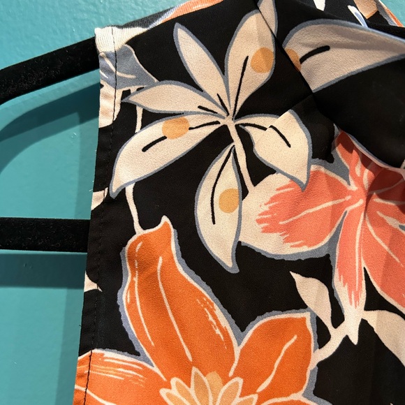 LOFT Flowy Black Floral Sleeveless Blouse Tropical - Picture 4 of 7